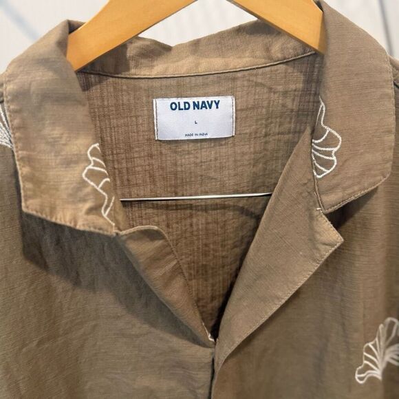 Old Navy Men’s Floral Camp Shirt – Brown, Size Large, 100% Cotton - Picture 3 of 7